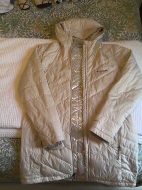 Columbia Women's Long Hooded Puffer Jacket Beige Size Medium